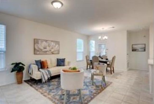 2950 Old settlers BLVD 4, Round Rock, TX 78665