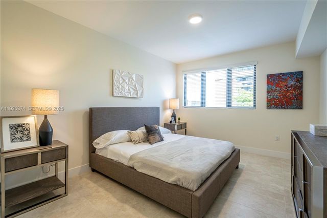 1091 Galiano St 406, Coral Gables, FL 33134