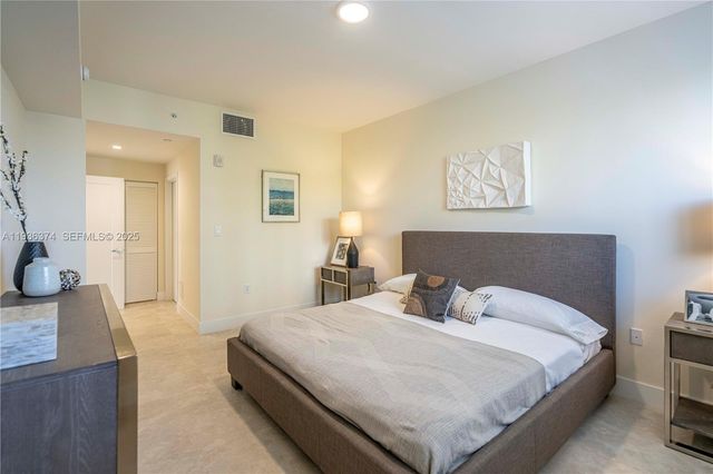 1091 Galiano St 406, Coral Gables, FL 33134