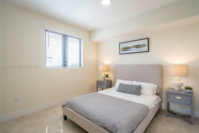 1091 Galiano St 406, Coral Gables, FL 33134