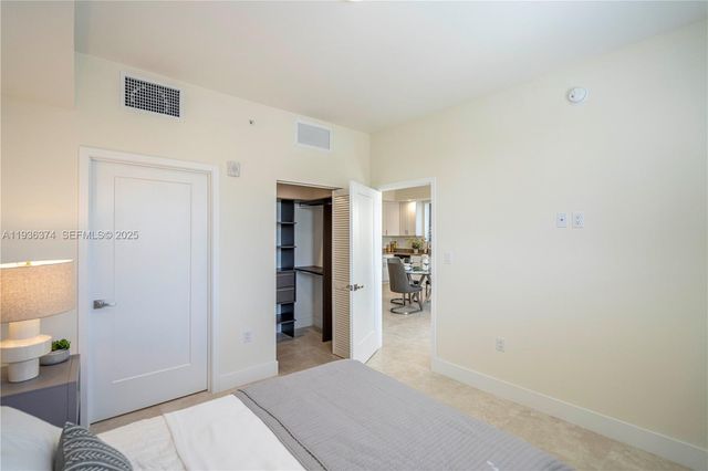 1091 Galiano St 406, Coral Gables, FL 33134