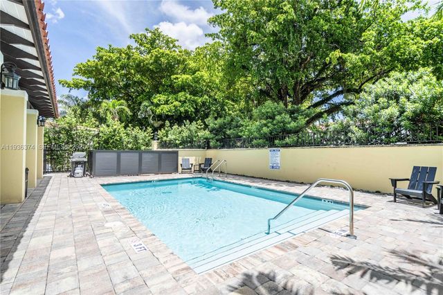 1091 Galiano St 406, Coral Gables, FL 33134