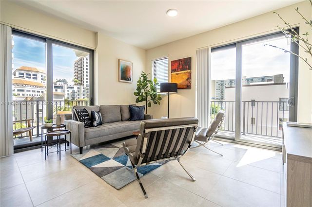 1091 Galiano St 406, Coral Gables, FL 33134