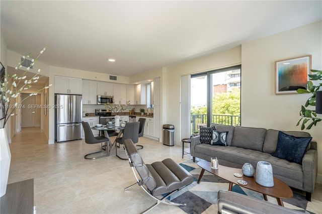 1091 Galiano St 406, Coral Gables, FL 33134