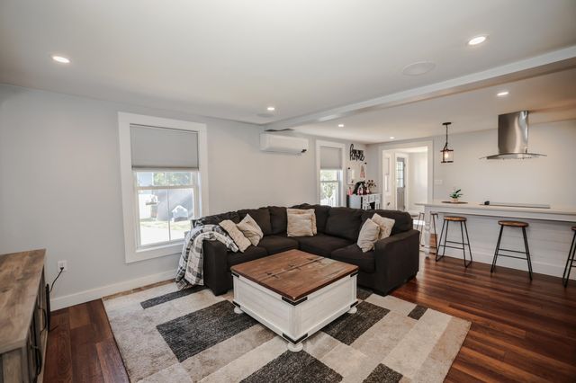 236 Drakeside Road, Hampton, NH 03842