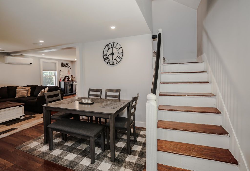 Image 15 of property listing at 236 Drakeside Road, Hampton, NH 03842