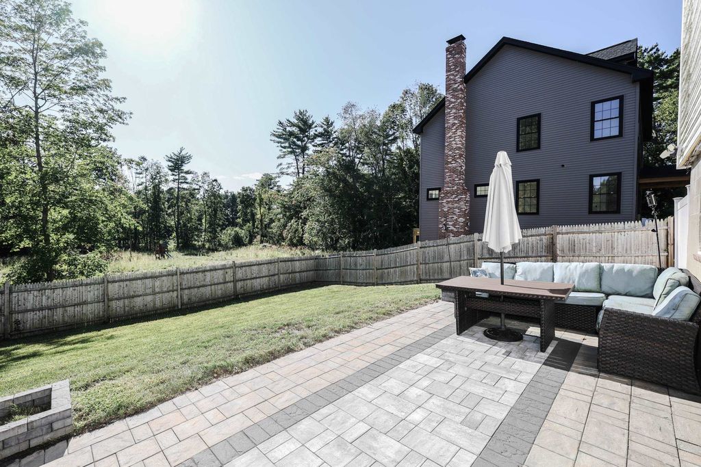 Image 3 of property listing at 236 Drakeside Road, Hampton, NH 03842