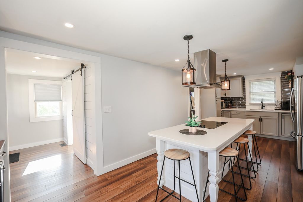Image 8 of property listing at 236 Drakeside Road, Hampton, NH 03842