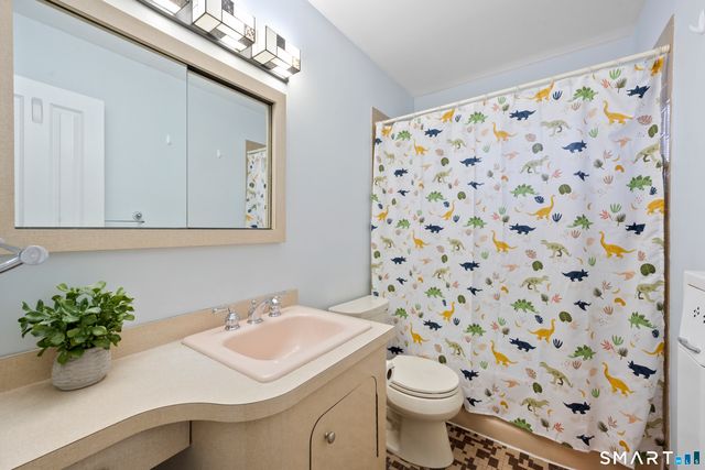 130 Wood Ridge Drive, Stamford, CT 06905