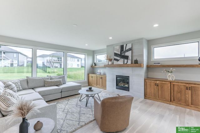 5409 N 197th Street, Elkhorn, NE 68022