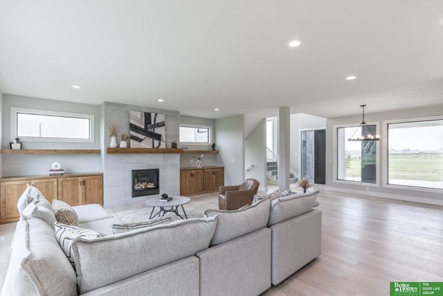 5409 N 197th Street, Elkhorn, NE 68022