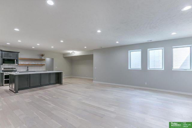 5409 N 197th Street, Elkhorn, NE 68022