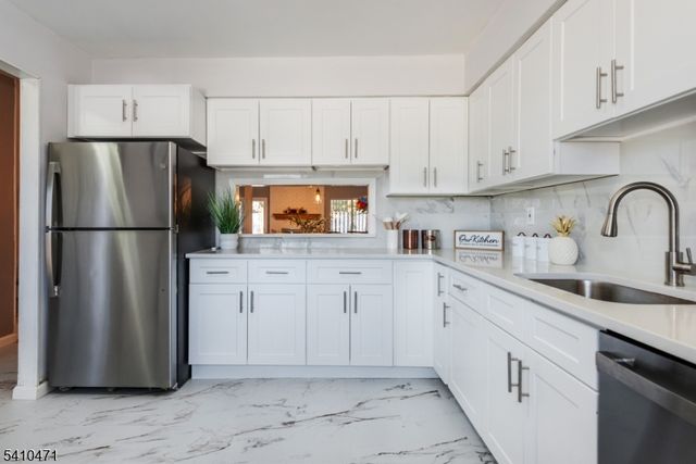 25 Chelsea Way, Bridgewater Twp., NJ 08807