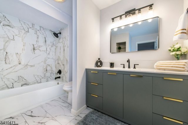 25 Chelsea Way, Bridgewater Twp., NJ 08807