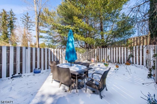 25 Chelsea Way, Bridgewater Twp., NJ 08807