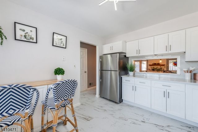 25 Chelsea Way, Bridgewater Twp., NJ 08807