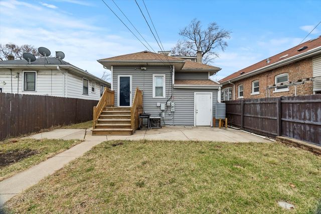 1227 S 19th Avenue, Maywood, IL 60153