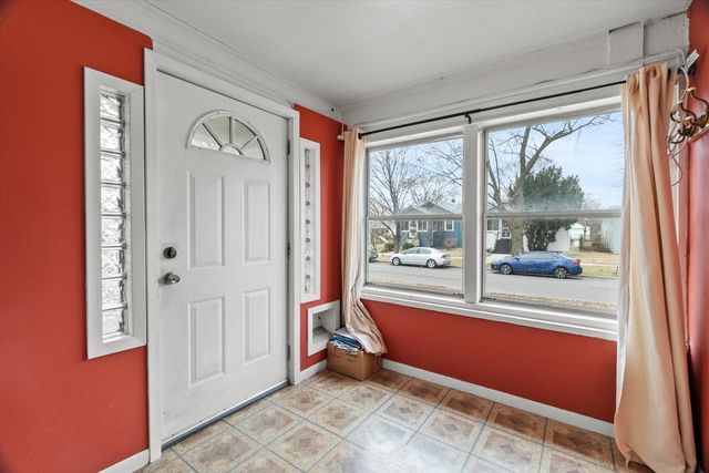 1227 S 19th Avenue, Maywood, IL 60153