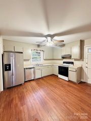 7616 Idlewild Road, Charlotte, NC 28212