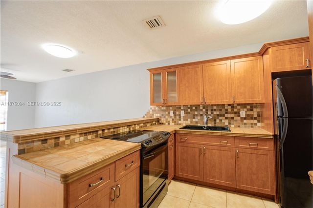 120 Royal Palm Road 315, Hialeah Gardens, FL 33016