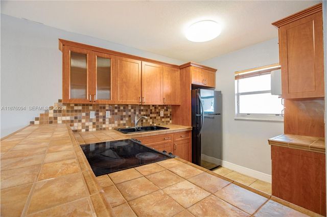 120 Royal Palm Road 315, Hialeah Gardens, FL 33016