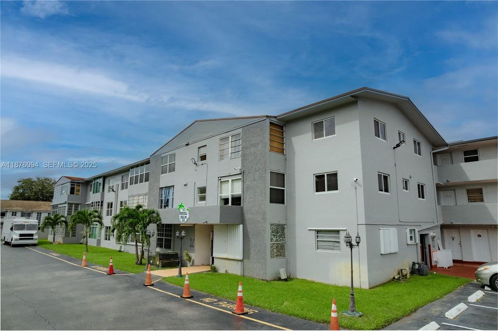 120 Royal Palm Road 315, Hialeah Gardens, FL 33016