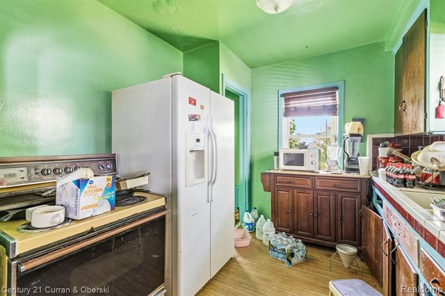 6427 Artesian Street, Detroit, MI 48228