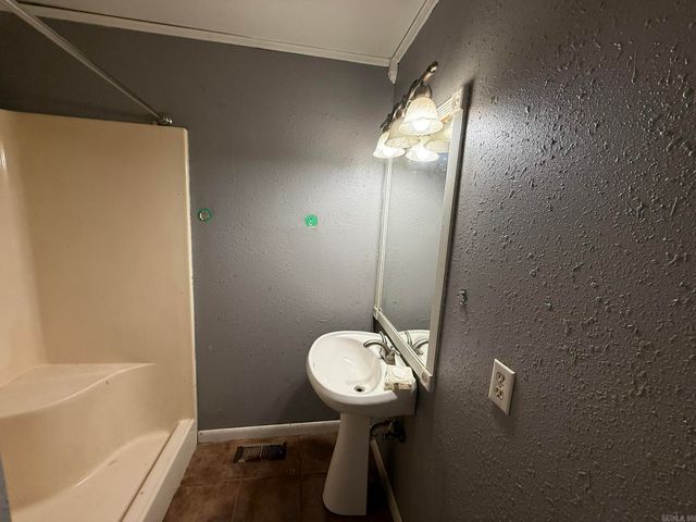 56 Pine Street, Melbourne, AR 72556