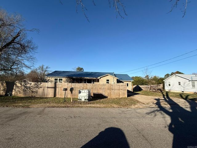 56 Pine Street, Melbourne, AR 72556