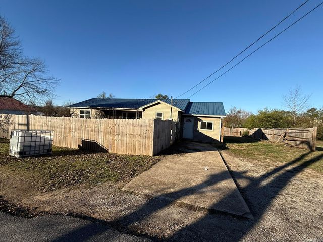 56 Pine Street, Melbourne, AR 72556