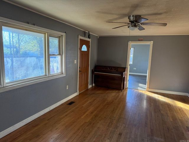 56 Pine Street, Melbourne, AR 72556