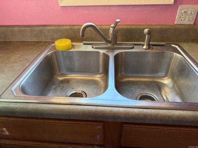 56 Pine Street, Melbourne, AR 72556