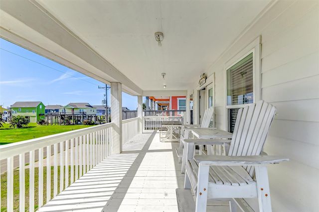 862 Holiday, Crystal Beach, TX 77650