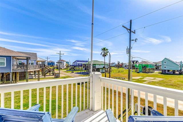 862 Holiday, Crystal Beach, TX 77650