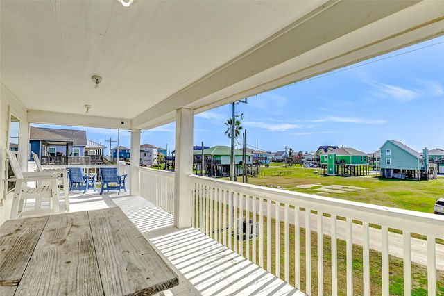 862 Holiday, Crystal Beach, TX 77650