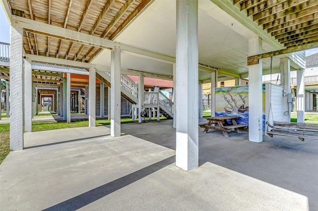 862 Holiday, Crystal Beach, TX 77650