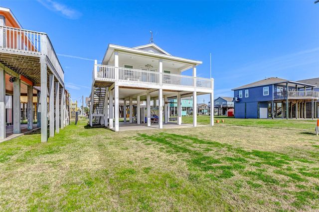 862 Holiday, Crystal Beach, TX 77650
