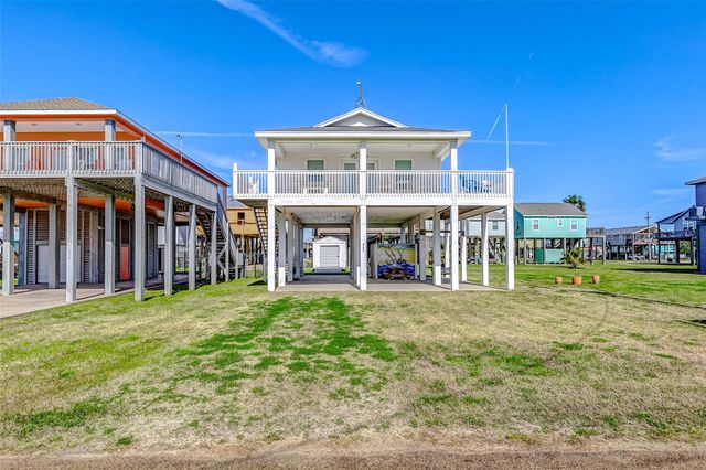 862 Holiday, Crystal Beach, TX 77650