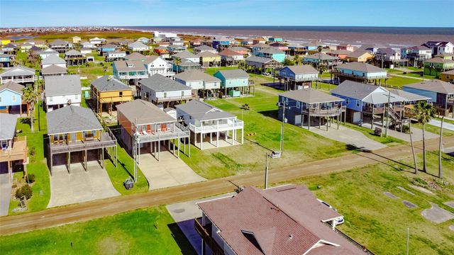 862 Holiday, Crystal Beach, TX 77650