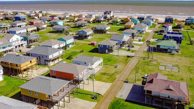 862 Holiday, Crystal Beach, TX 77650