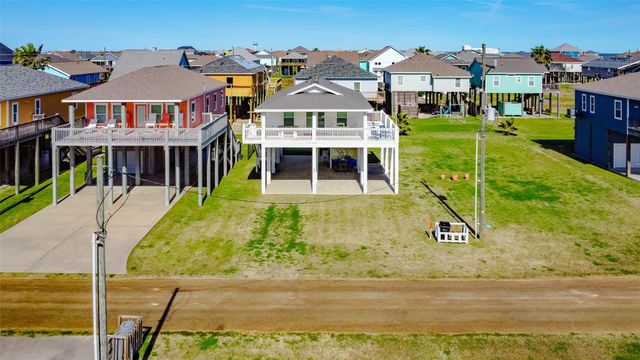 862 Holiday, Crystal Beach, TX 77650