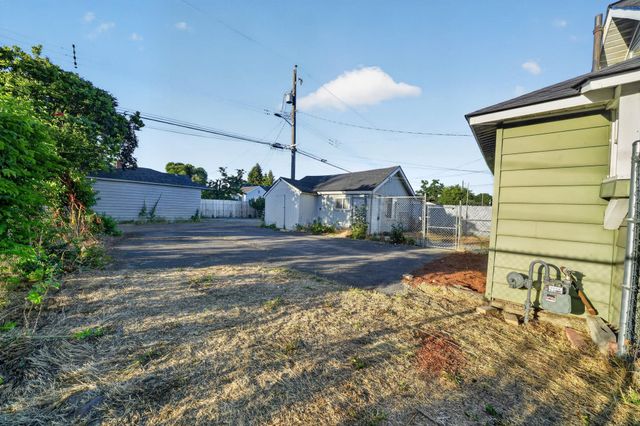 1503 E Wellesley Ave, Spokane, WA 99207