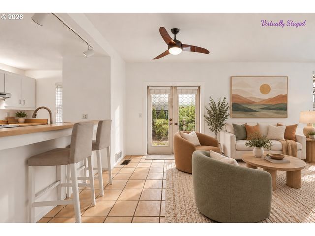205 S MONTGOMERY St 205, Portland, OR 97201
