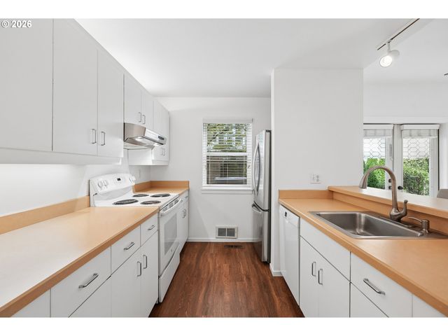205 S MONTGOMERY St 205, Portland, OR 97201