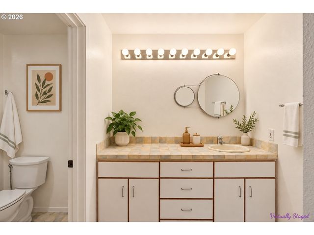 205 S MONTGOMERY St 205, Portland, OR 97201