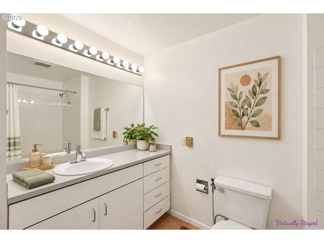205 S MONTGOMERY St 205, Portland, OR 97201