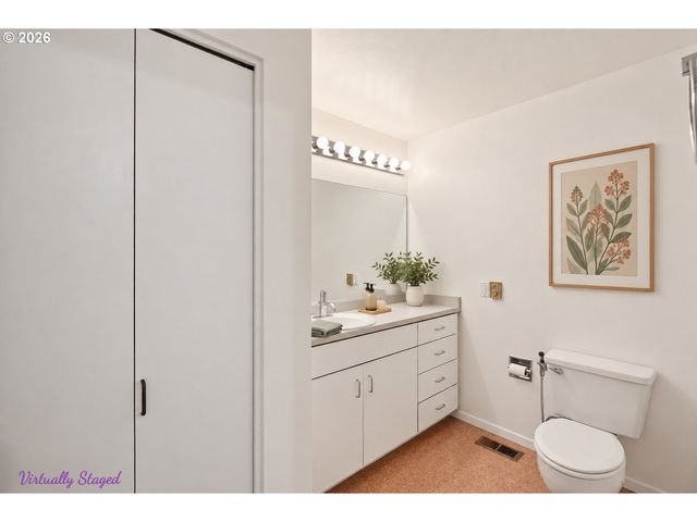 205 S MONTGOMERY St 205, Portland, OR 97201
