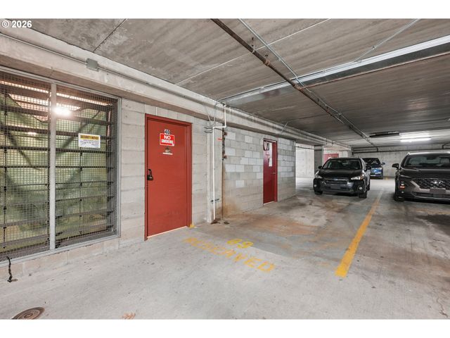 205 S MONTGOMERY St 205, Portland, OR 97201
