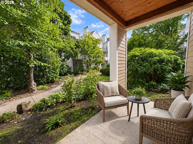 205 S MONTGOMERY St 205, Portland, OR 97201
