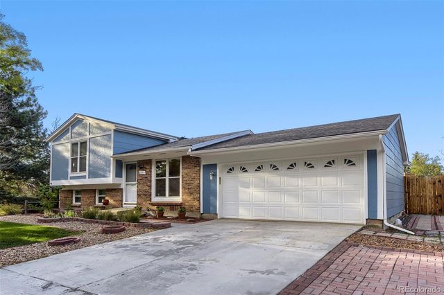 1850 S Truckee Way, Aurora, CO 80017